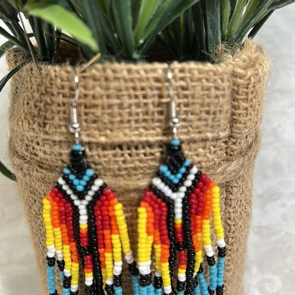 NEW Southwestern Inspired Boho Beaded Earrings - Picture 4 of 6